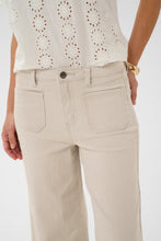 Load image into Gallery viewer, Kabrook Cropped Jeans - Moonbeam