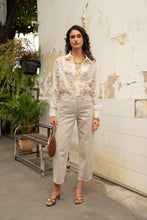 Load image into Gallery viewer, Bonnie Barrel Fit Jean - Taupe