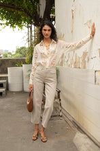 Load image into Gallery viewer, Bonnie Barrel Fit Jean - Taupe
