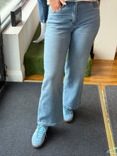 Load image into Gallery viewer, Edel Wide Leg Jeans - Light Blue
