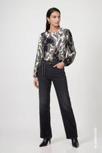 Load image into Gallery viewer, Monari Sweatshirt With Paisley Pattern - Olive/Black
