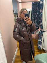 Load image into Gallery viewer, District Donut Coat - Chocolate

