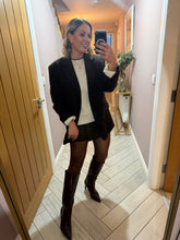 Load image into Gallery viewer, Relaxed Balzer With Foldable Cuff - Brown
