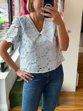Load image into Gallery viewer, Crochet Top With Collar - Blue
