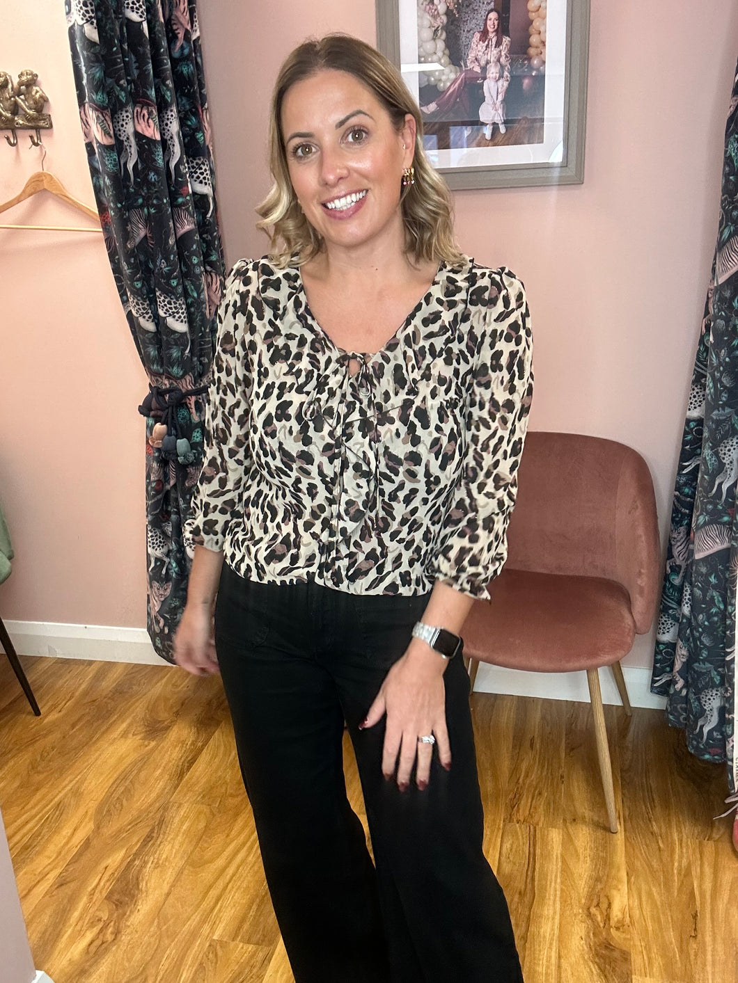 Leopard V-Neck Top - Black/beige/gold