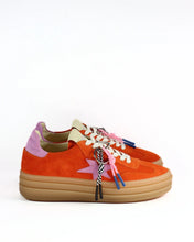 Load image into Gallery viewer, Meline Pop Street Platform Trainer - Orange/Lilac
