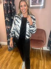 Load image into Gallery viewer, Tiger Print Cardigan
