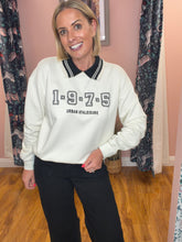 Load image into Gallery viewer, KAFFE Kahyacinth Sweatshirt - Black/Turtle Dove

