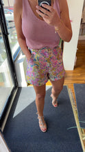 Load image into Gallery viewer, Floral Jacquard Shorts
