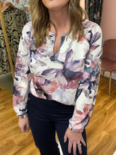 Load image into Gallery viewer, Sweatshirt With Floral Pattern
