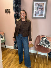 Load image into Gallery viewer, Ezia Wide Leg Jeans
