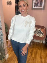 Load image into Gallery viewer, Kaelenora  Sweatshirt - Chalk
