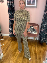 Load image into Gallery viewer, Pati Brown/Gold Trousers
