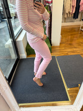 Load image into Gallery viewer, PINNS Summer Ankle Grazer Jean  - Pink
