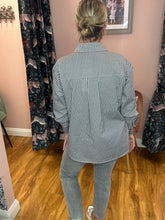 Load image into Gallery viewer, Kamarianne Bow Shirt
