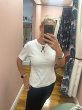 Load image into Gallery viewer, kamonnie T-Shirt
