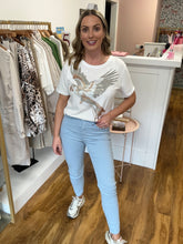 Load image into Gallery viewer, Kazeline Jeans - Soft Chambray
