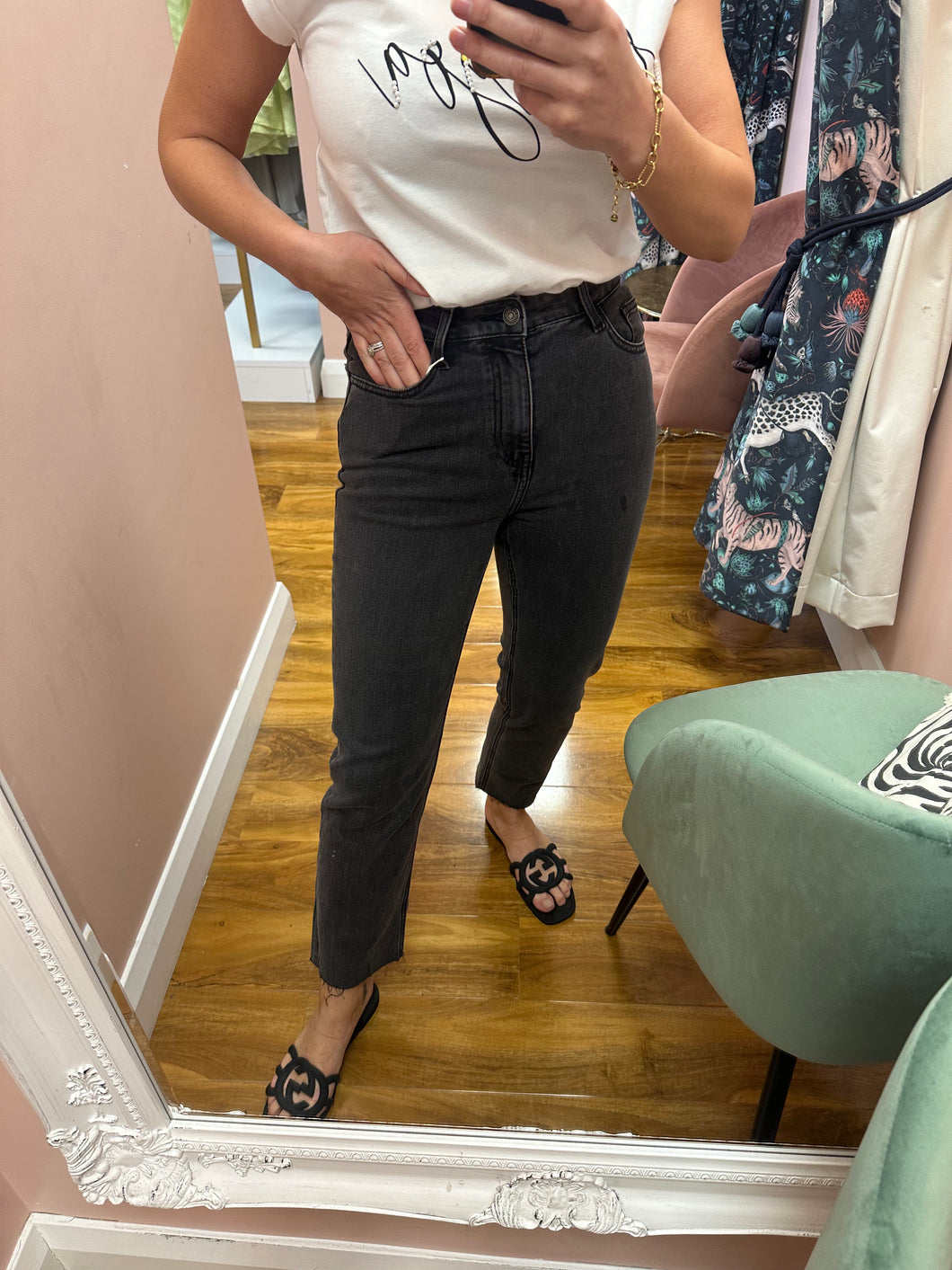 Mom Fit Cropped Jeans Grey