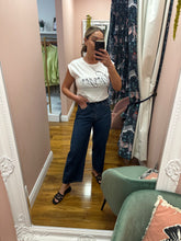 Load image into Gallery viewer, Wide Fit  Cropped Jeans Blue
