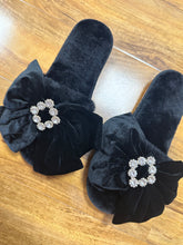 Load image into Gallery viewer, Black Rhinestone Bow Slippers
