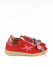 Load image into Gallery viewer, Meline Pop Charm Trainer - Red
