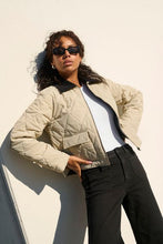 Load image into Gallery viewer, Kaanneli Quilted Jacket - Feather Grey

