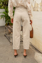 Load image into Gallery viewer, Bonnie Barrel Fit Jean - Taupe
