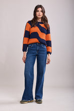 Load image into Gallery viewer, Ezia Wide Leg Jeans

