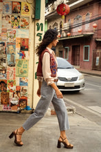 Load image into Gallery viewer, Bailie Mom Fit Jean - Grey wash
