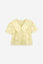 Load image into Gallery viewer, Crochet Top With Collar - Lemon
